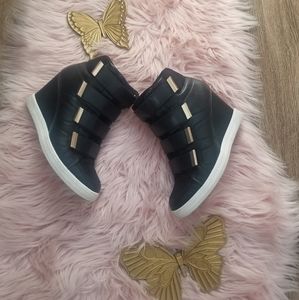 Aldo  heel sneaker
